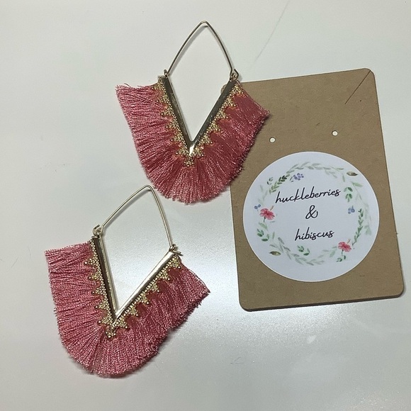 🪴 Dusty Rose Bohemian Hoop Tassel Earrings🪴 - Picture 5 of 5